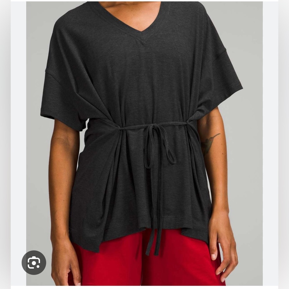 Lululemon Athletica tie waist v neck charcoal gray tee size 4